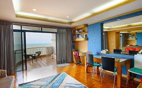Cha Am Beach Club